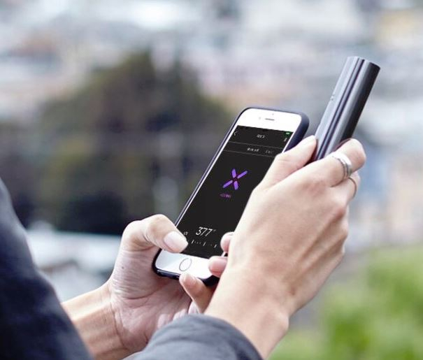 Pax 3 Vaporizer Basic mit Handy gekoppelt
